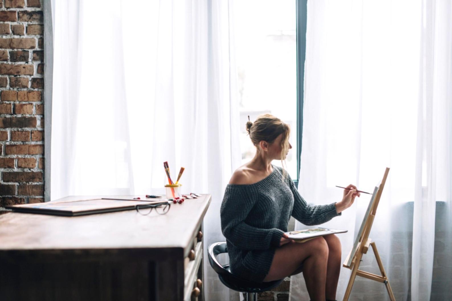 Teilnehmer bei der Analyse von Finanzberichten